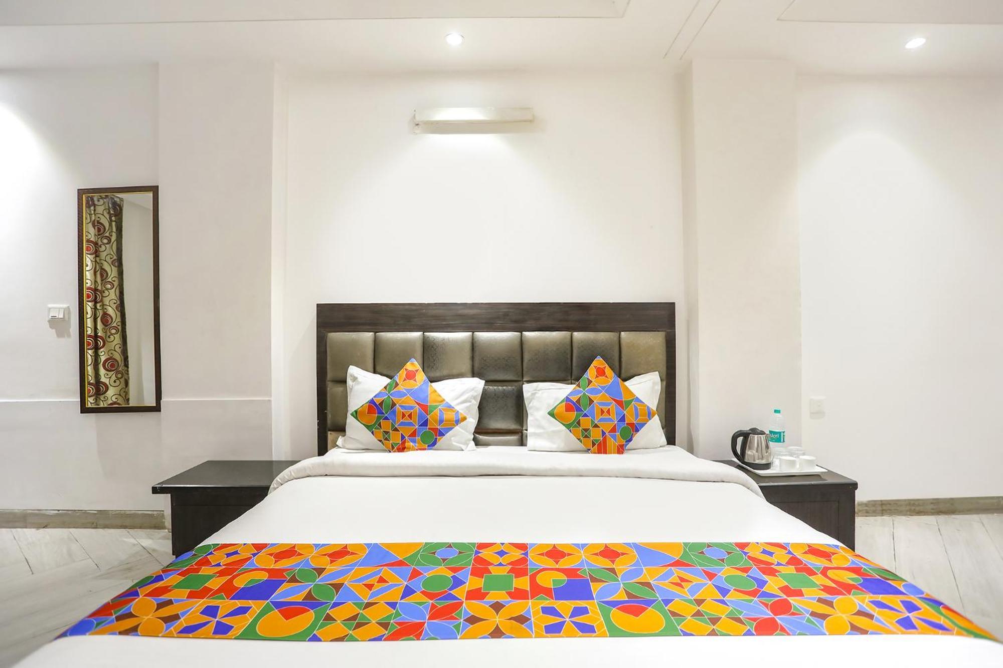 Fabexpress Lotus Palace New Delhi Exteriör bild